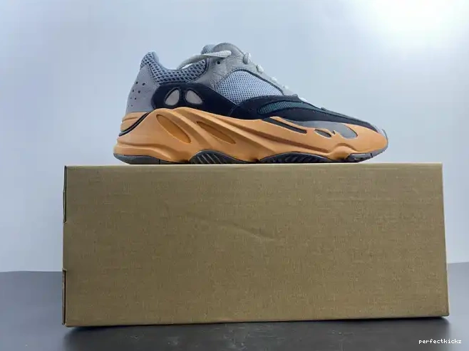 V2 Adidas 700 Yeezy Sun Boost GW0296 0527
